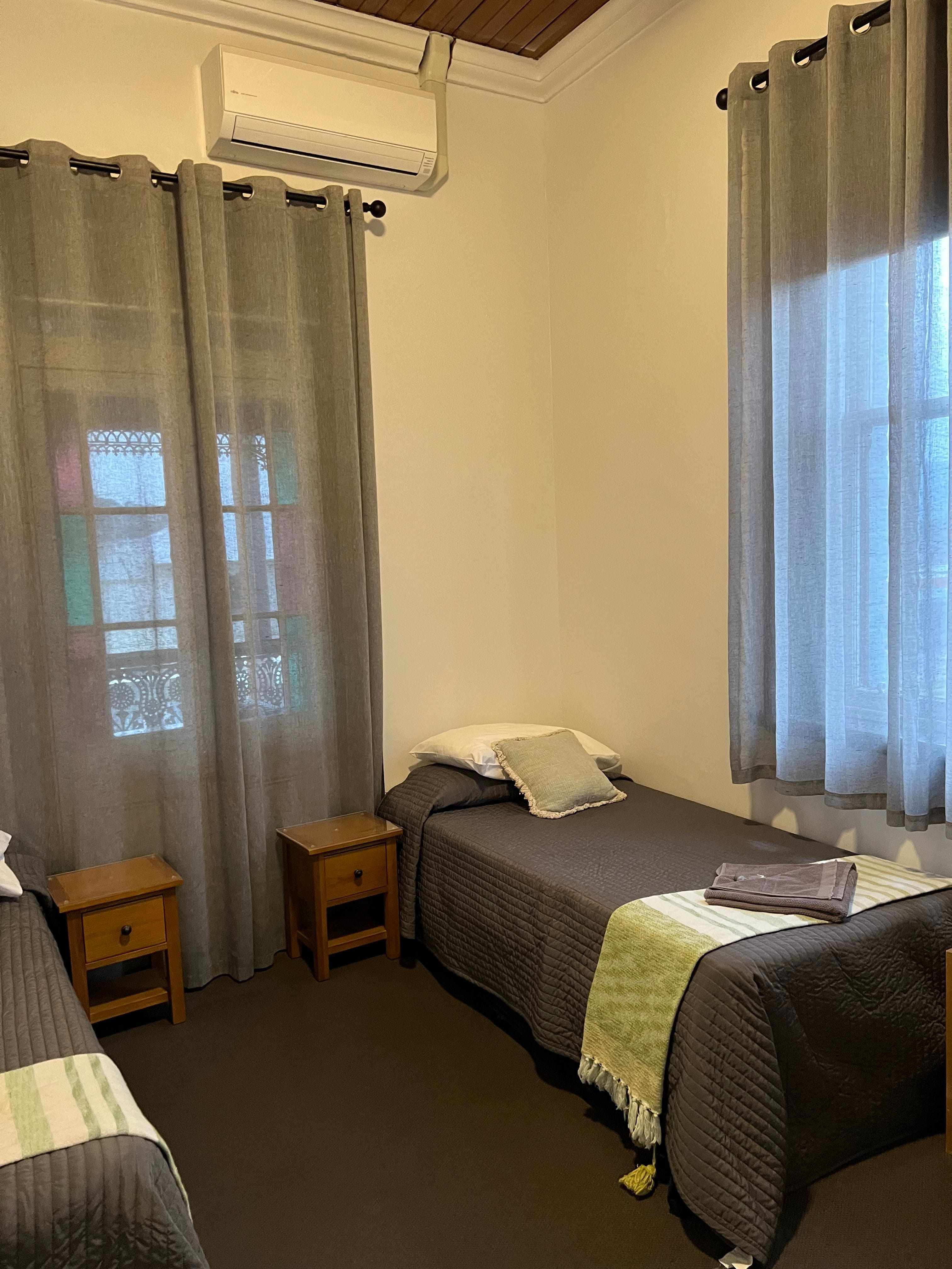 best pub hotel accommodation stay tumut